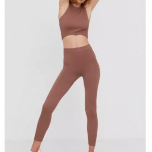 Tuta sportiva in maglia elastica senza maniche